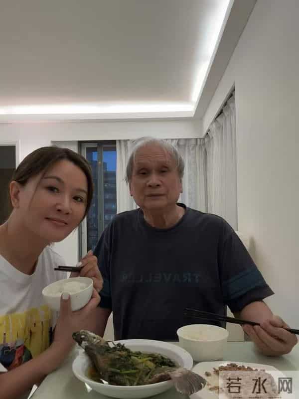 前亚姐回港照顾丧妻父亲!曝因习惯不同难适应,经历坎坷曾遭侵犯