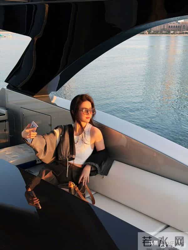 美爆了!刘亦菲旅游游艇新照 身穿LV系列高调奢华 减肥成功重返巅峰