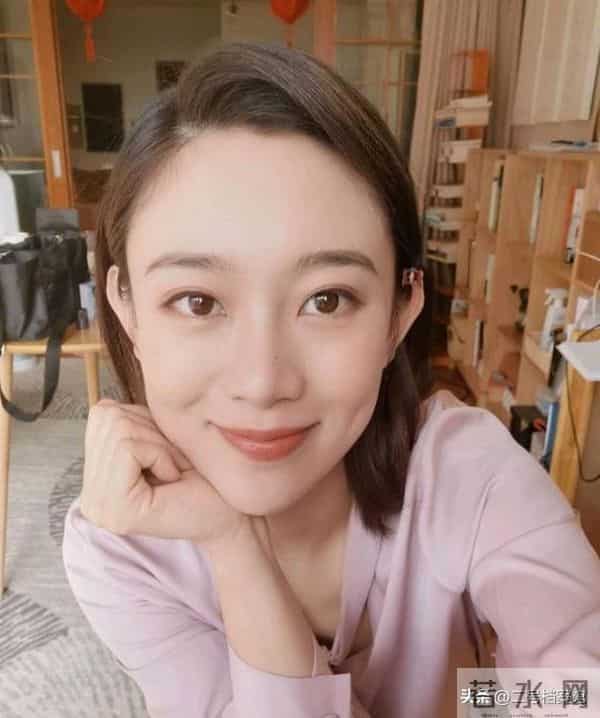 原来我们误会李七月了,央视对她另有重用 连龙洋和康辉都刮目相看