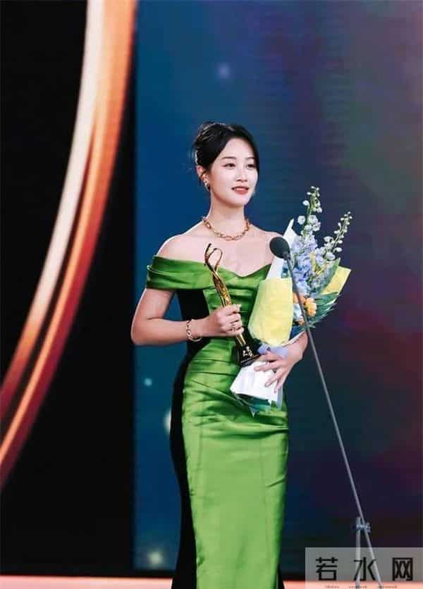 分手6年后，蓝盈莹高调官宣喜讯，早已成为曹骏高攀不起的存在