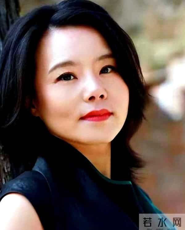 龚琳娜自曝离婚真相:搂着睡了20年,却等来丈夫新交的“女朋友”