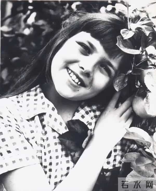 我们最爱的她69岁四婚嫁小14岁帅哥,活得爽全因这句顶级信条