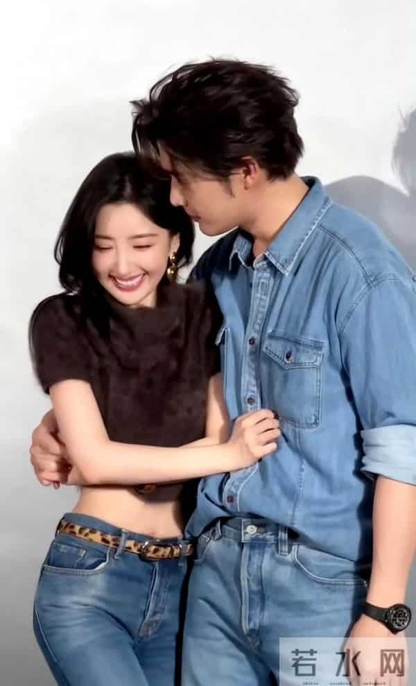 毛晓彤牛仔裤性感写真