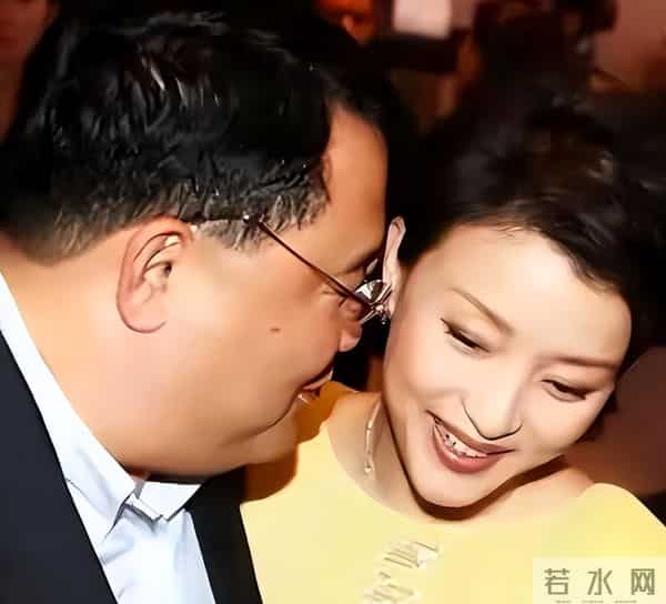 张一兵现状：坚守银行岗位，再婚过普通生活，和前妻杨澜没联系