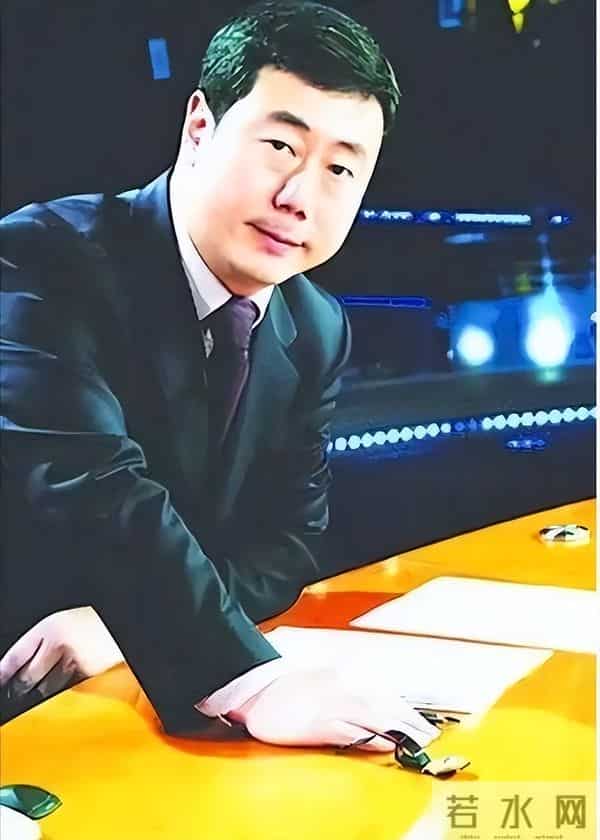前央视主持方宏进现状：定居香港，63岁满脸沧桑，摇身一变成商人