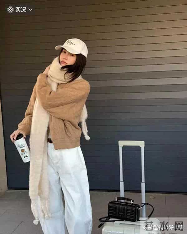 陈伟霆刚穿白色拉夫劳伦，何穗就晒咖色同款！这波隔空示爱