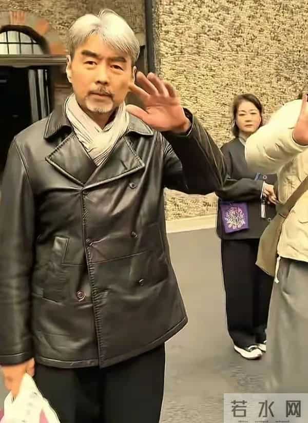 上戏表演系89级聚会：王琳周杰缺席任程伟露面，最年轻郝平最显老