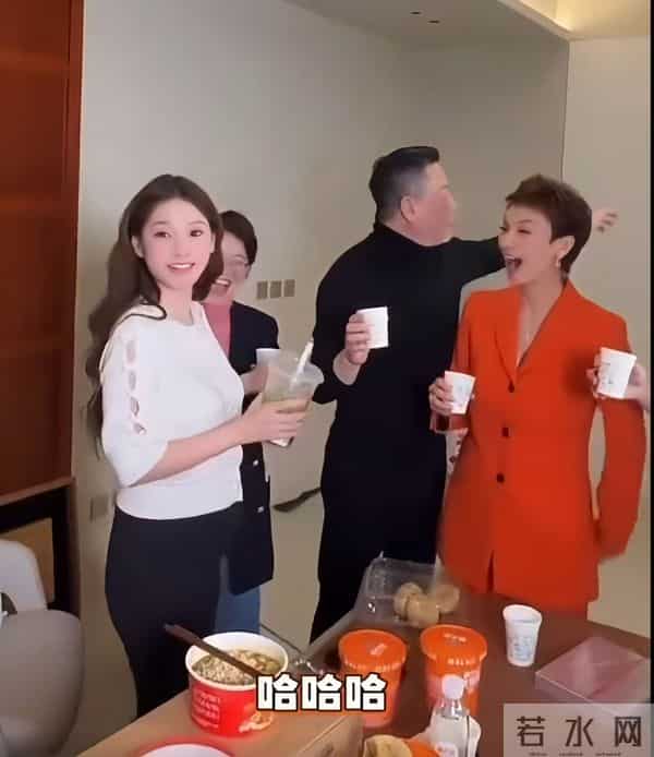 马筱梅6月孕肚曝光!只睡4小时坚持直播太拼命,员工透露胎儿性别