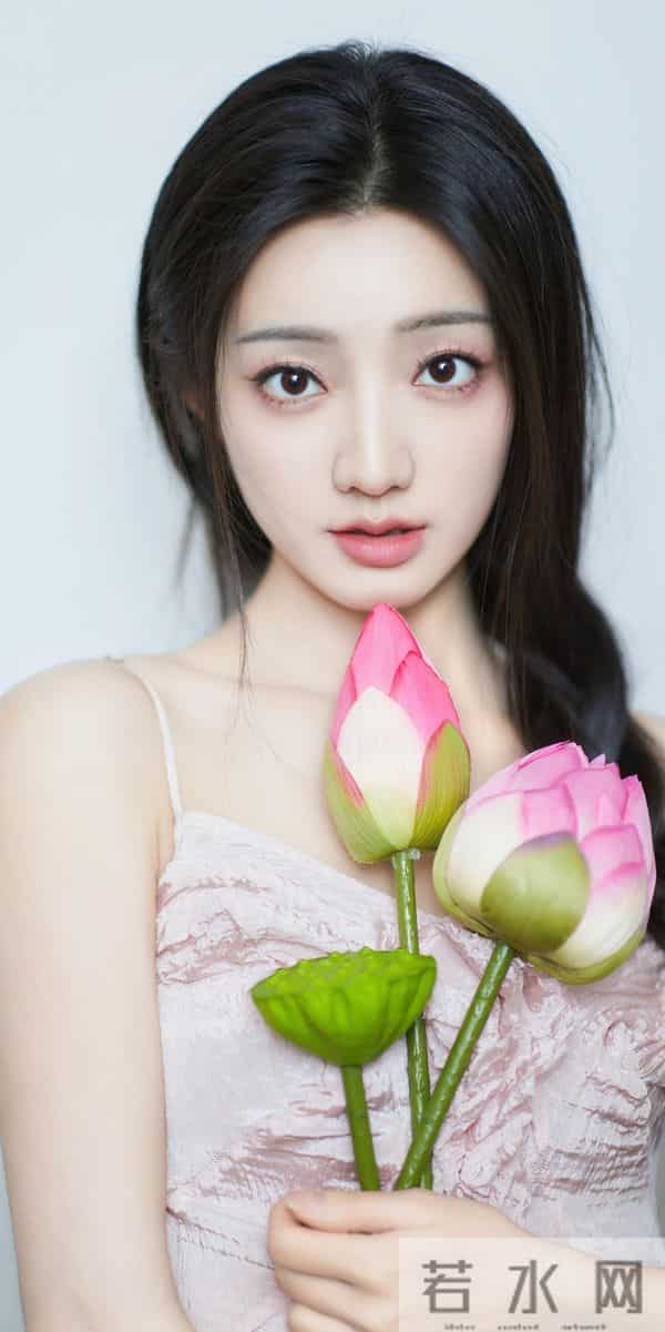 写真图集第634期：黄羿｜小荷才露尖尖角