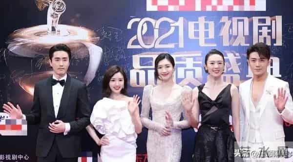 不合影不知道，一合影全露馅！原来这些明星都是潜藏的“小土豆”