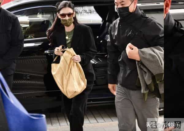 张柏芝庭审大哭,助理称手机掉马桶,滑稽戏一幕又一幕!金句频出