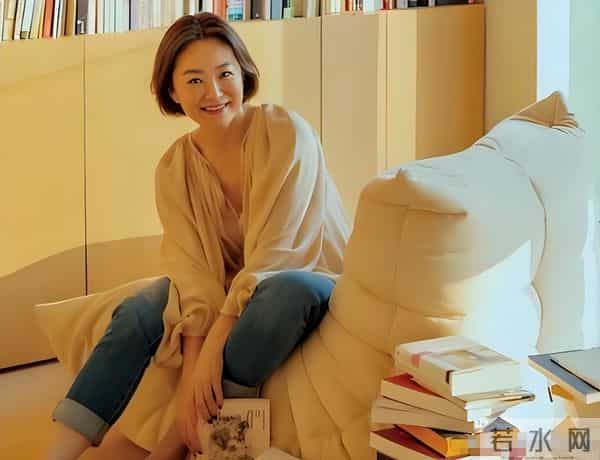 钱再多有什么用！林青霞奢华了一辈子，晚年竟然住进了“蟑螂屋”