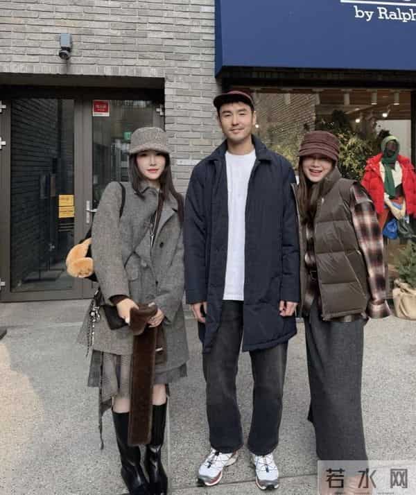 阮经天首尔街头现身，素颜憔悴模样，购物时竟被弟弟抢镜