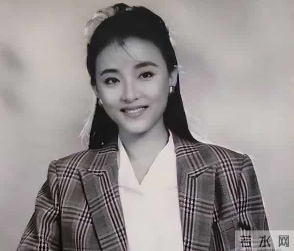 张一兵现状：坚守银行岗位，再婚过普通生活，和前妻杨澜没联系