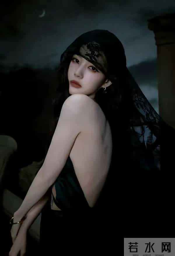 李一桐建模级美腿+慵懒纯欲感,34岁少妇韵味美到犯规