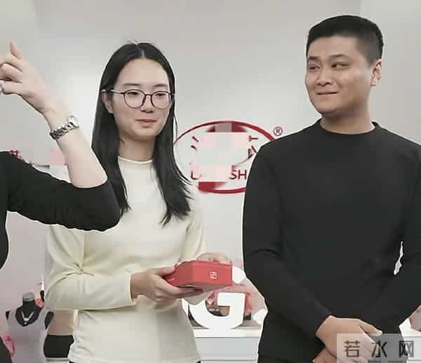 朱进7点直播黑粉频出 品牌方翻脸正面回怼 双胞胎弟小号曝光还在黑