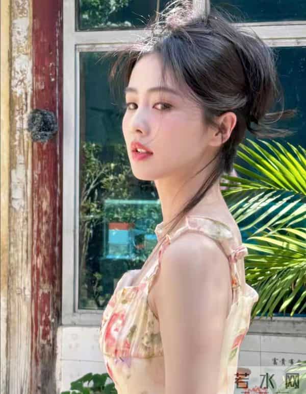 风味少女控!白鹿的新造型让人眼前一亮,网友直呼:好嫩好甜