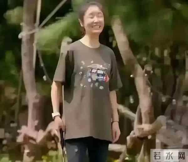 47岁林心如老到认不出！面部松弛憔悴沧桑，素颜打扮像农村大妈