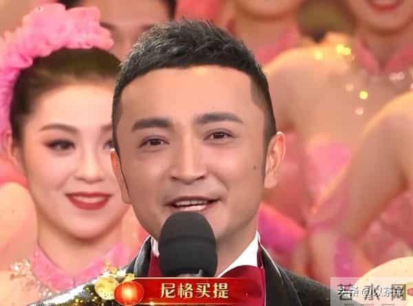 祝贺!42岁尼格买提高调迎喜讯,央媒亲自发文,看来撒贝宁说对了