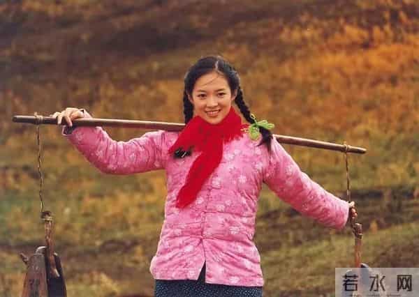 章子怡等了25年，李安终于抱了她，满身野心的女孩终于活成大女主