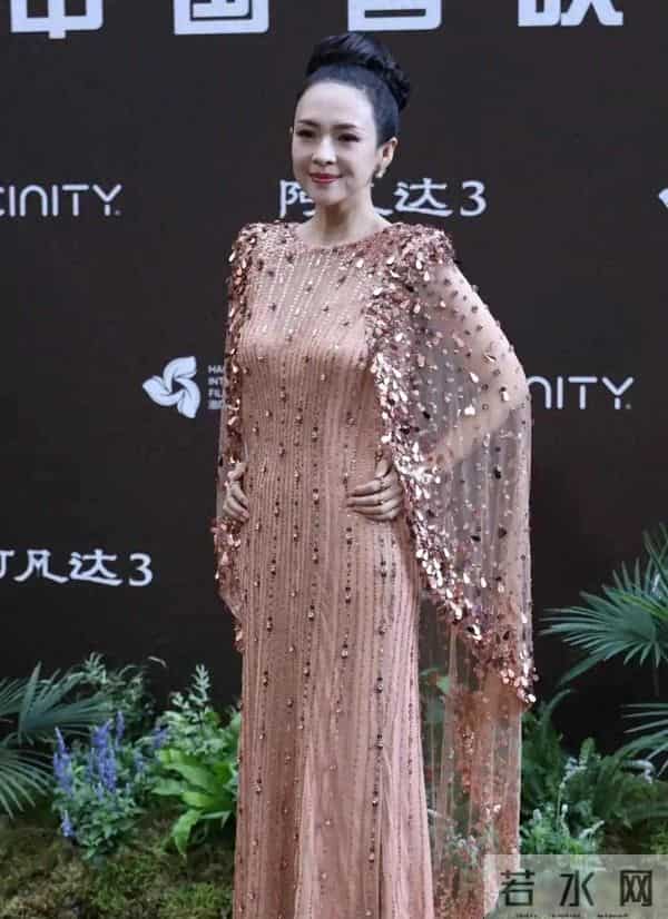 章子怡热脸贴冷墙,孙俪冷眼旁观,邓超偷亲成焦点