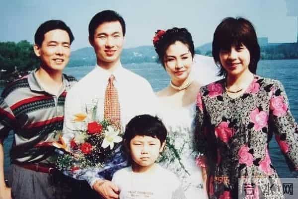 “乒乓教父”蔡振华:这辈子最大幸福,娶个&39;没心没肺&39;的演员老婆