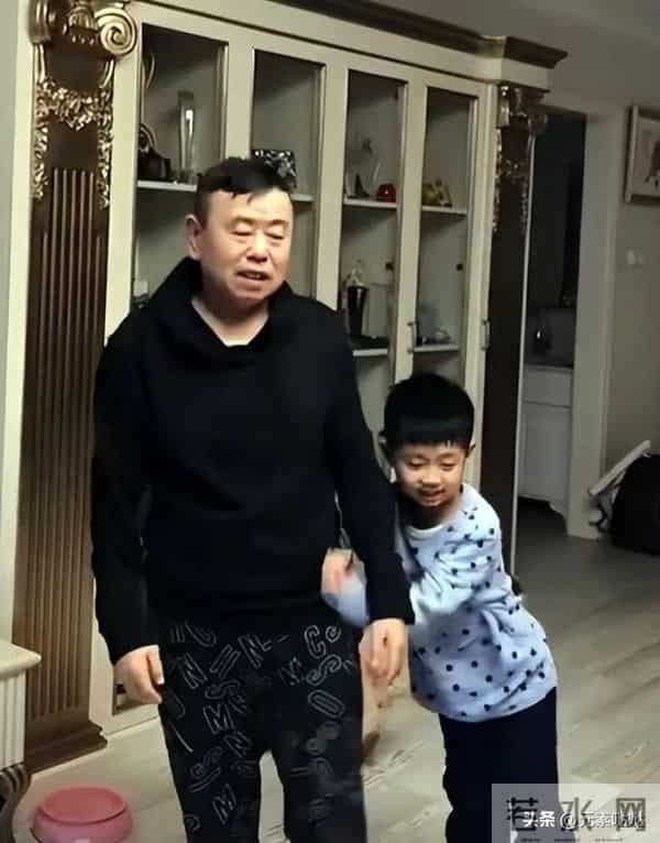 钱多有什么用?嫁富豪13年,如今独守娘家,曝潘阳婚姻隐情太意外