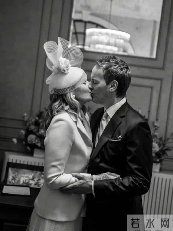 我们最爱的她69岁四婚嫁小14岁帅哥,活得爽全因这句顶级信条