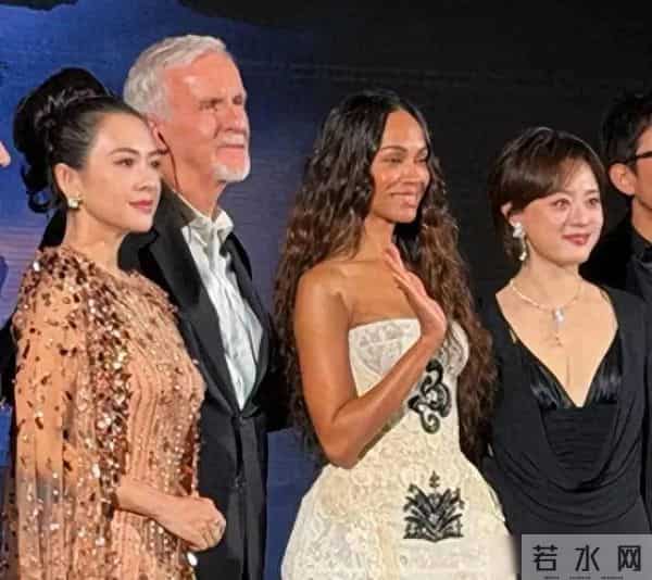 章子怡热脸贴冷墙,孙俪冷眼旁观,邓超偷亲成焦点