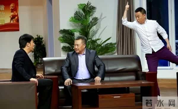 明着吃软饭?多次上春晚竟然全是老婆的功劳,结婚多年被拿捏死