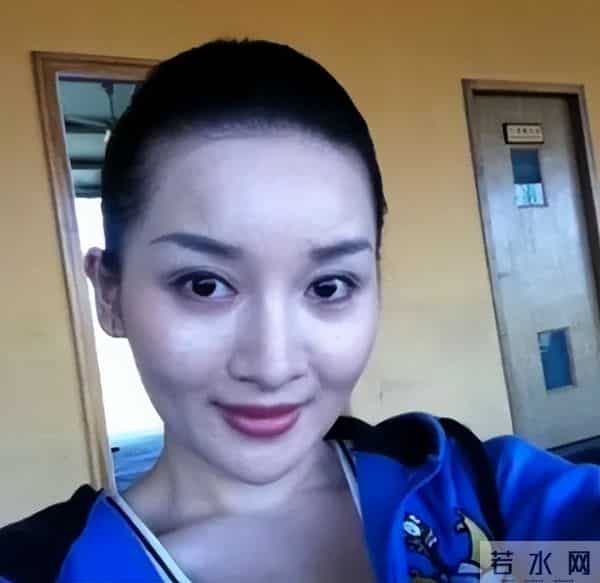 演员饶芯语:结婚11年,如今丈夫王奎荣78岁了,她的婚姻幸福吗