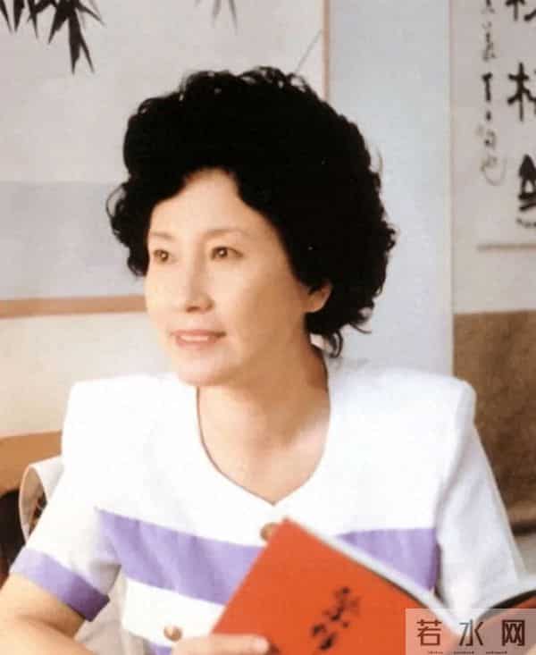 原来她是范曾发妻!如今87岁前夫再添一子,她早已走上康庄大道