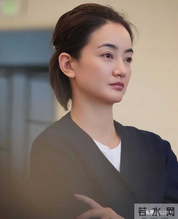 他曾是上海台一哥，40岁离职逆袭成百亿总裁，妻子是我们熟悉的她