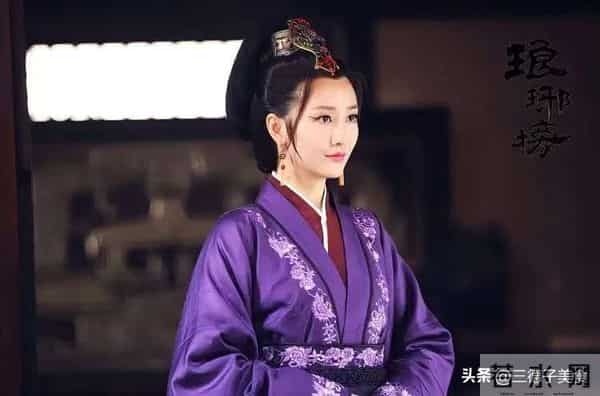 “夜光剧本”7年后,只字不提孩子生父的王鸥,走上了杨幂的老路