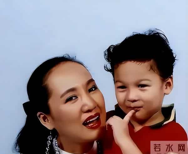 事业巅峰远赴美国，被老外“玩腻”后晚年回国，后来变成了这样！