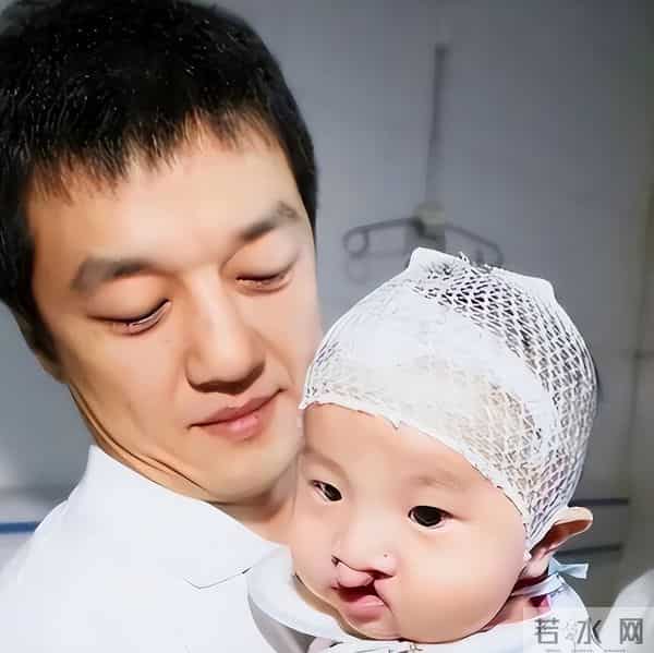 王菲也没想到,自己的现任男友谢霆锋,竟走上了和李亚鹏一样的路