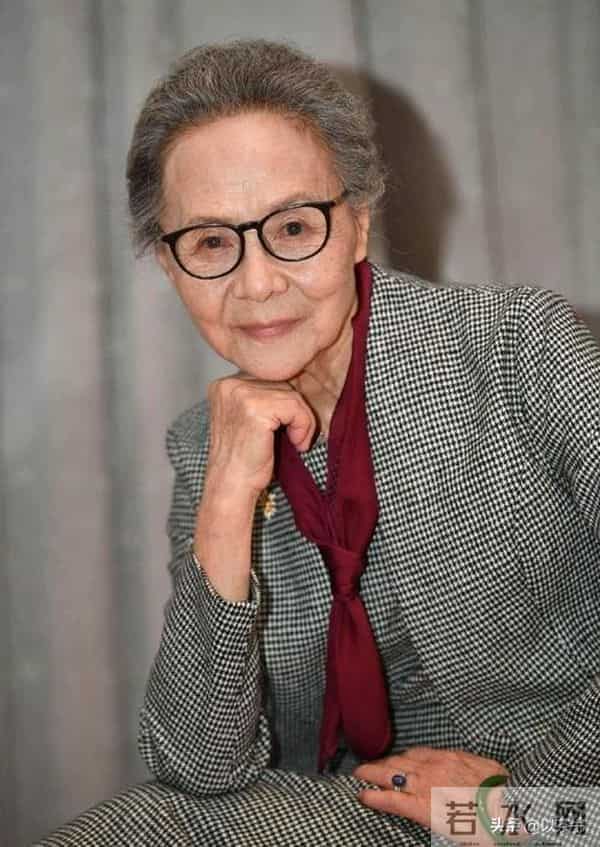 87岁吴彦姝没想到，丈夫和父母去世后，名校博士的外孙成她的依靠