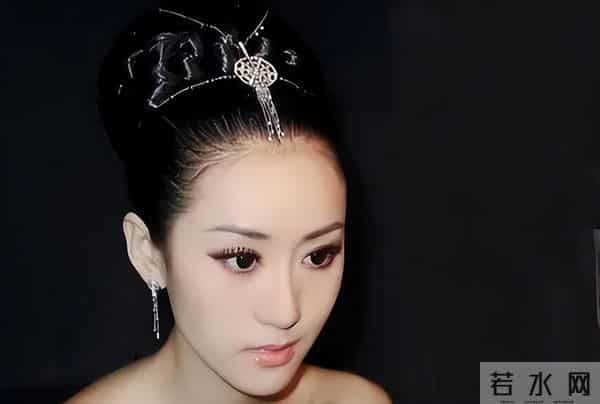 70岁的陈道明也没有想到，自己40岁的女儿如今已经开始为他争光了