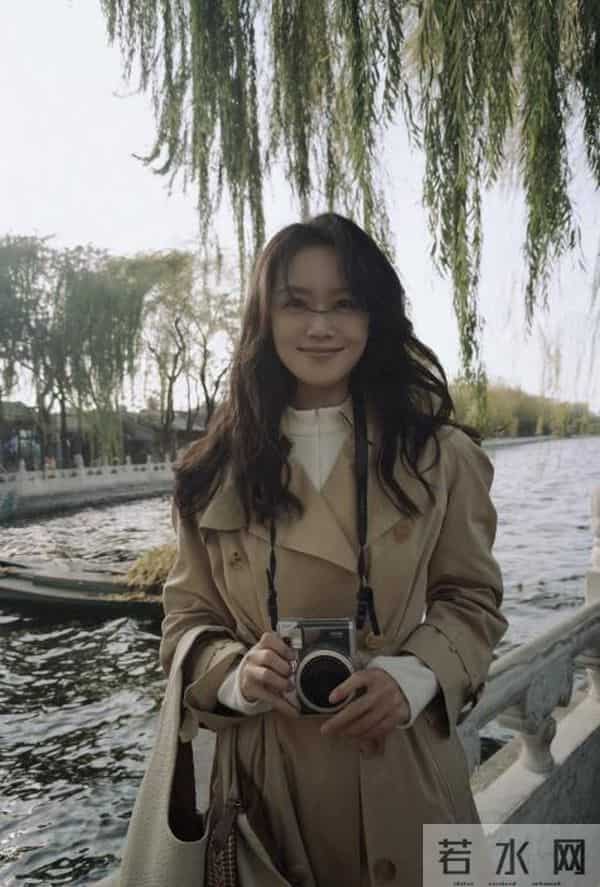 一手好牌打得稀烂！68岁无儿无女的张瑜，给内娱女星敲响了警钟