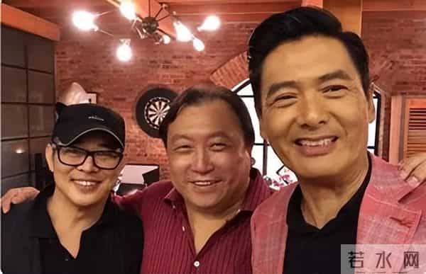 “捐款风波”10天后，王晶又爆周润发真实人品，原来我们都被骗了