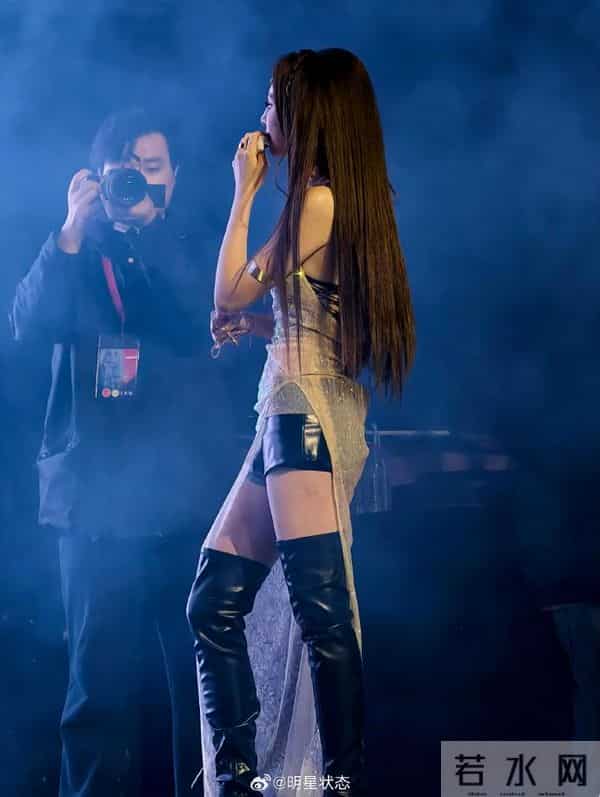 彭小苒,你这身材也太好了吧!