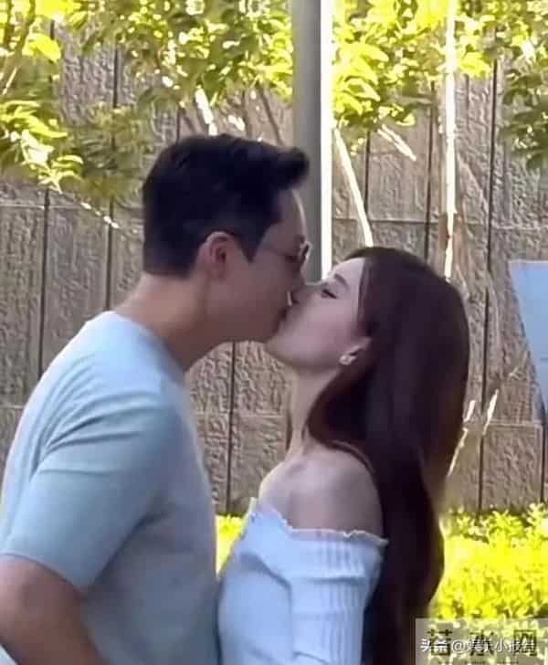 陈伟霆刚穿白色拉夫劳伦，何穗就晒咖色同款！这波隔空示爱