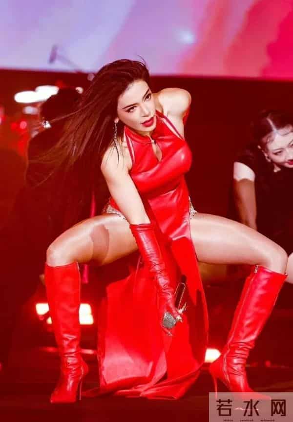 江映蓉瘦40斤秀肌肉,健身房铁娘子模样,粉丝反应两极化