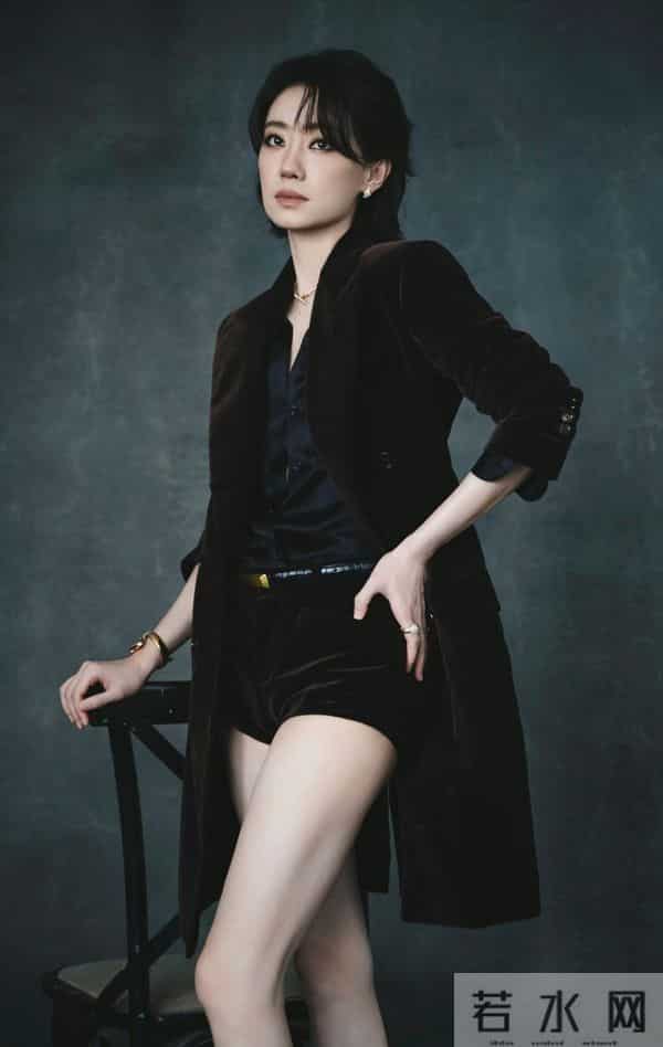 张小斐大长腿细高跟,身材健美!