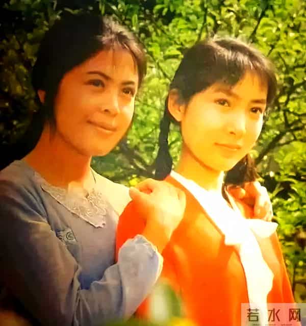 她巅峰时选择移民美国,刷盘子也没有回来,如今仍是在美打工人