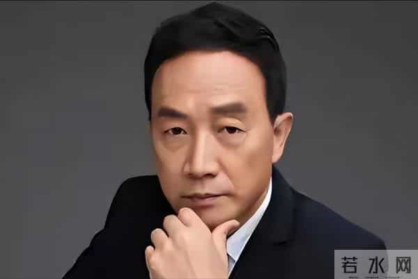 原来他俩是一家人,父亲两获飞天奖是老戏骨,儿子年近50是演技派