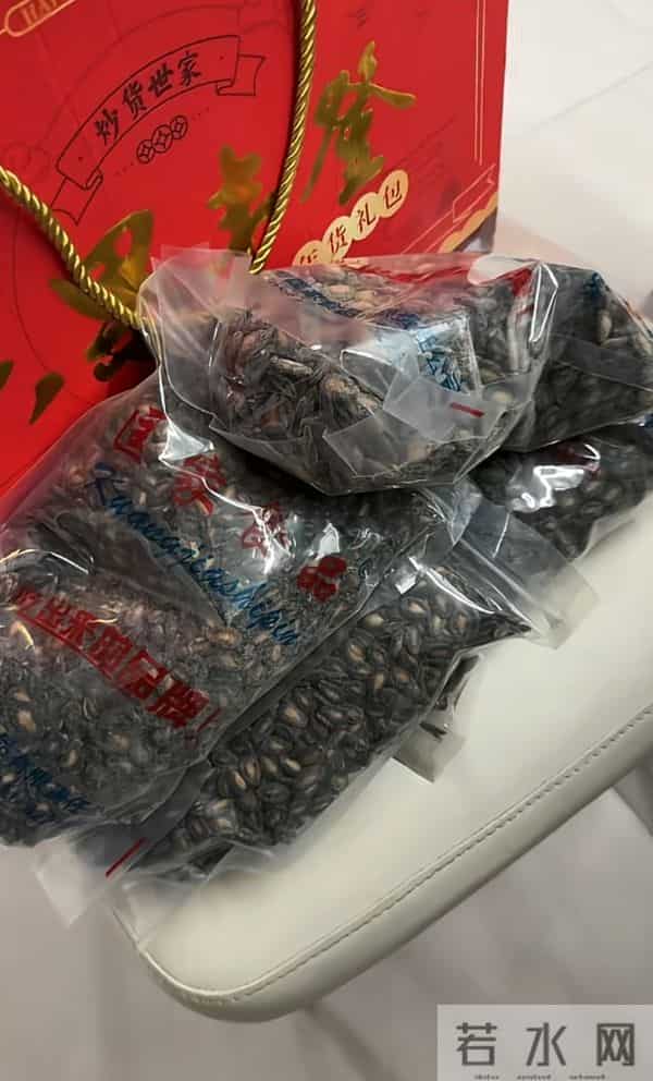 小杨哥停播一年多，小杨嫂大变样，从清纯脸变欧美脸，差点认不出