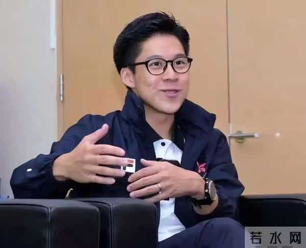 正式官宣！45岁霍启刚又升职了，级别很高，妻子郭晶晶的话全应验