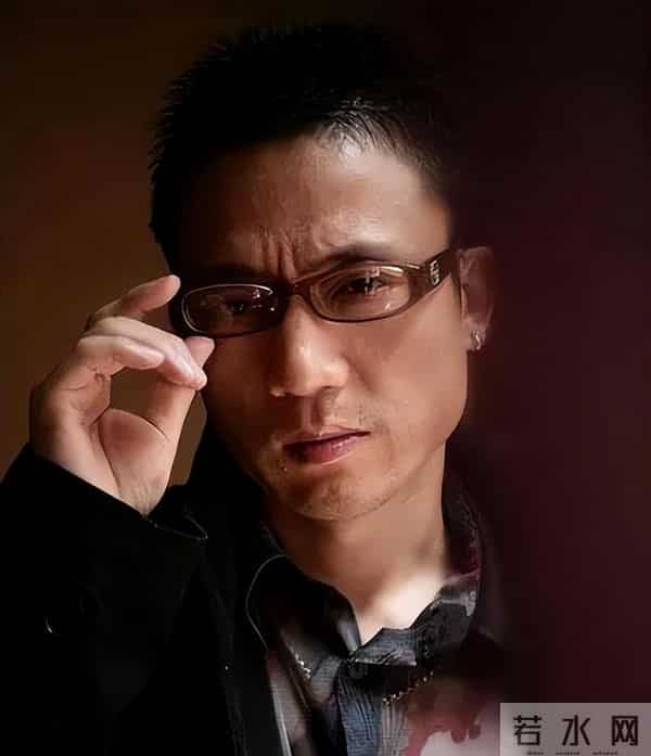 写歌30年穷困潦倒，前妻失望选择离婚，谁料51岁靠一首歌一夜成名