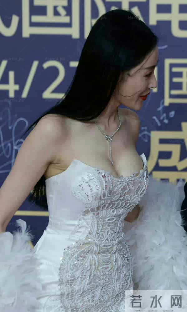 张天爱活动生图也太美了吧！这韵味也太有张力了。